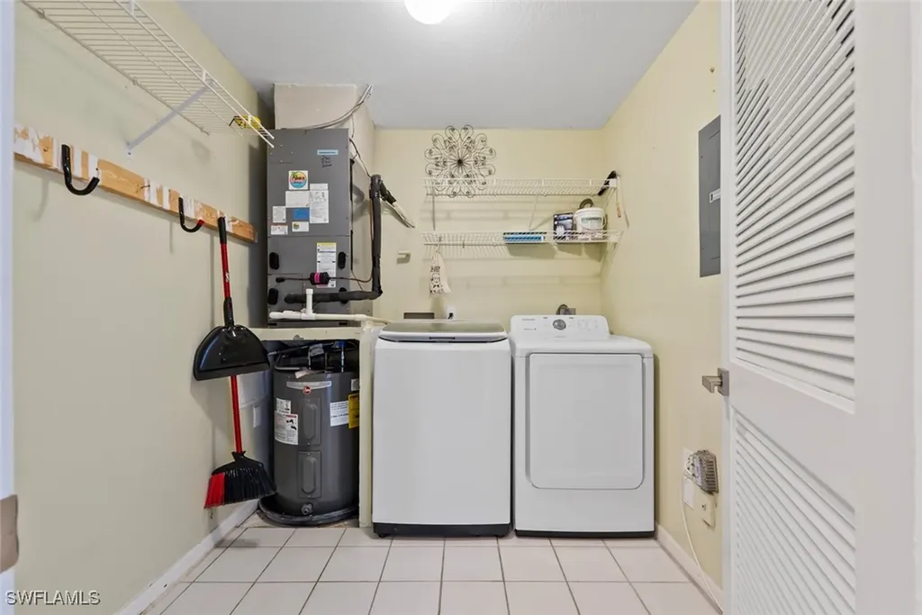 121 Gabriel Circle Naples FL 34104