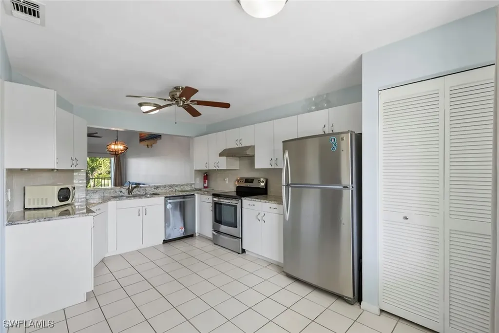 121 Gabriel Circle Naples FL 34104