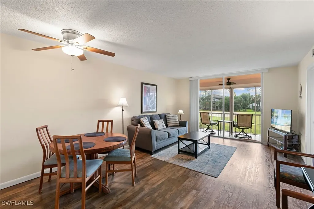 Naples FL, 160 Turtle Lake Court, Unit 210