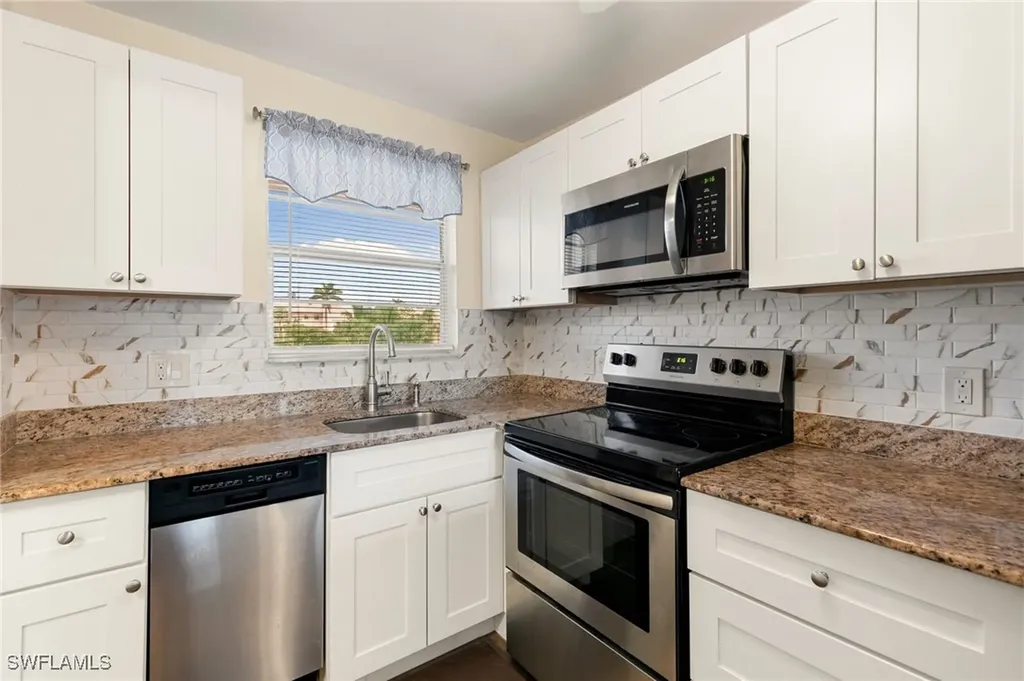 160 Turtle Lake Court Naples FL 34105