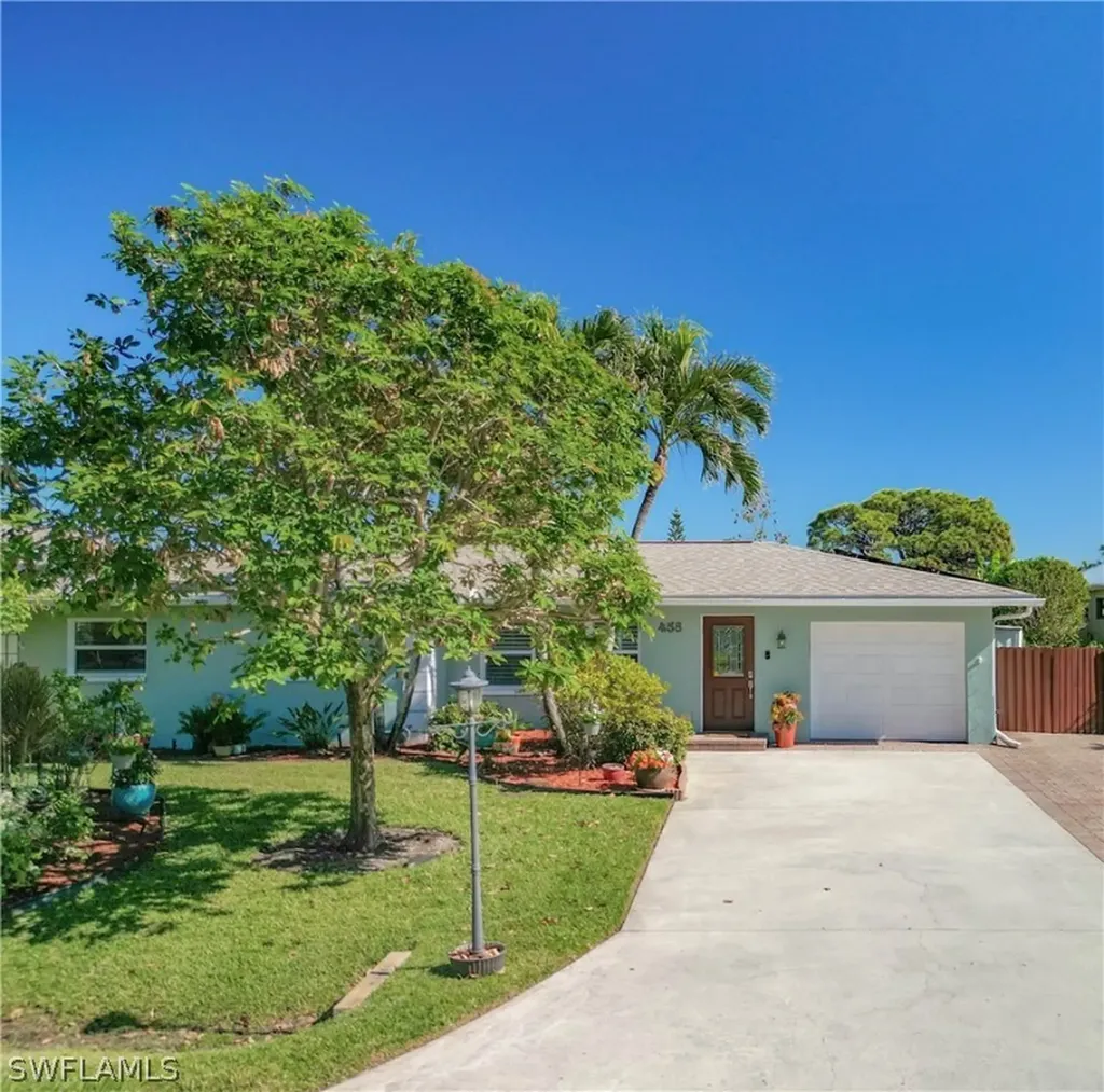 458 W Valley Drive Bonita Springs FL 34134