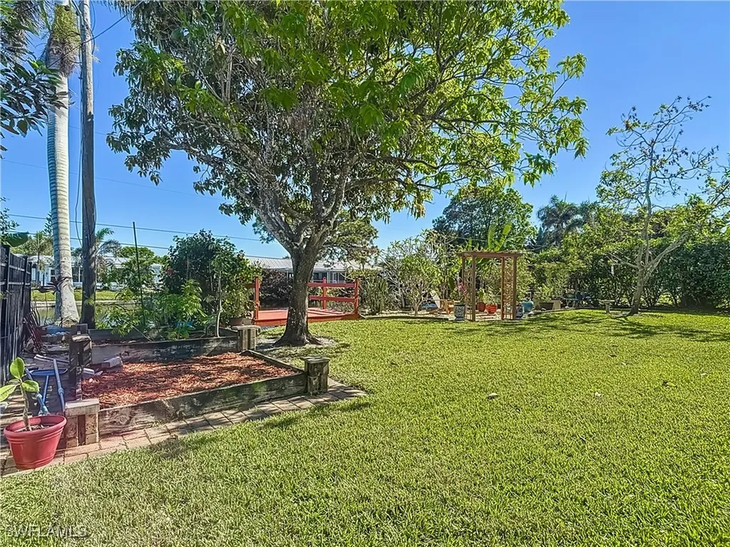 458 W Valley Drive Bonita Springs FL 34134