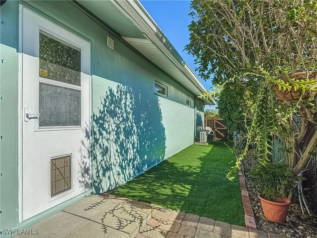 458 W Valley Drive Bonita Springs FL 34134