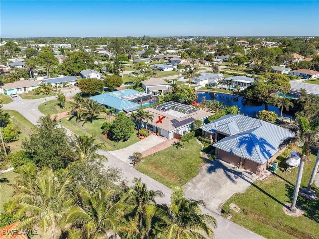 458 W Valley Drive Bonita Springs FL 34134