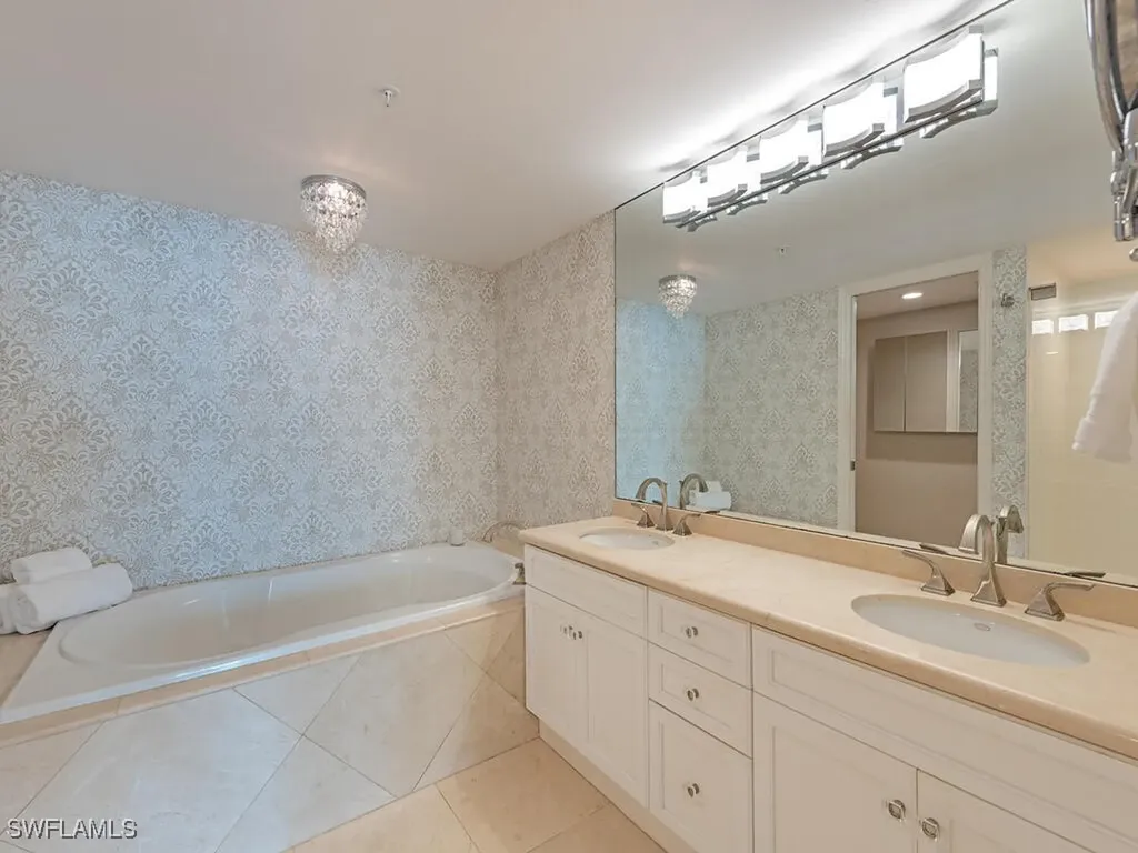 6849 Grenadier Boulevard Naples FL 34108