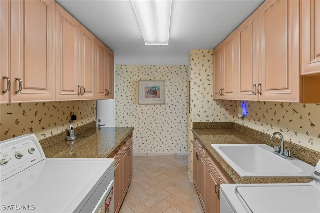 1285 Gulf Shore Boulevard N Naples FL 34102