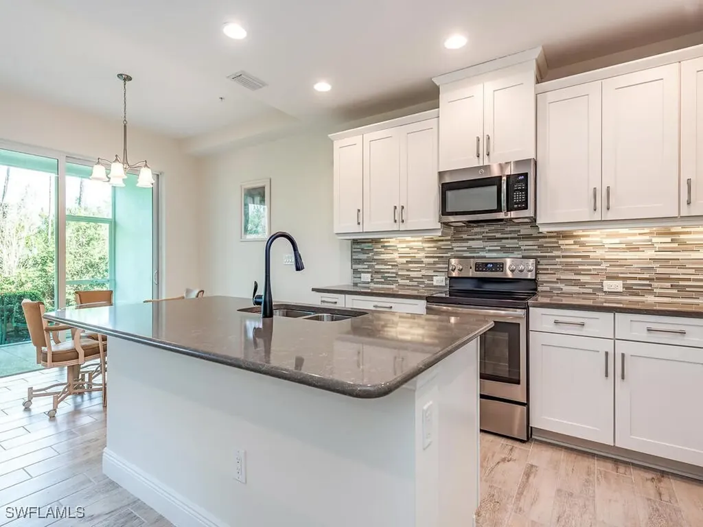 6981 Avalon Circle Naples FL 34112