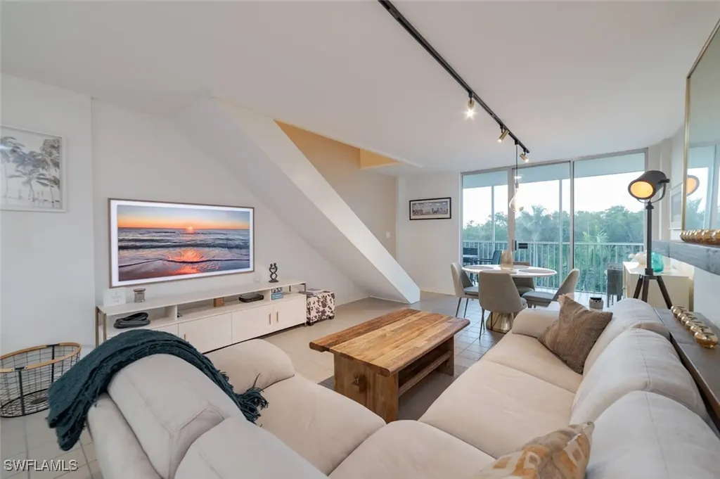 5 Bluebill Avenue Naples FL 34108