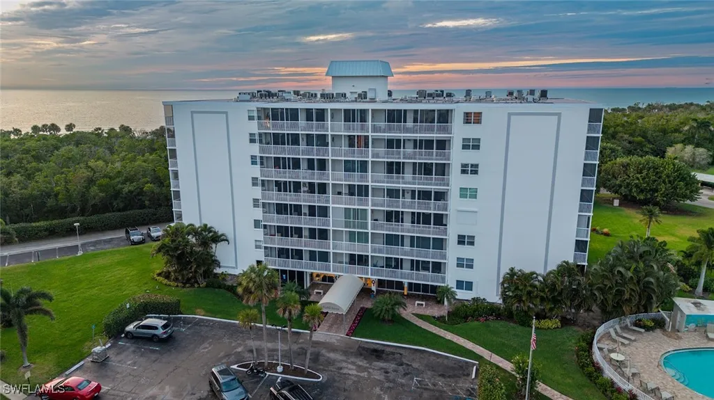 5 Bluebill Avenue Naples FL 34108