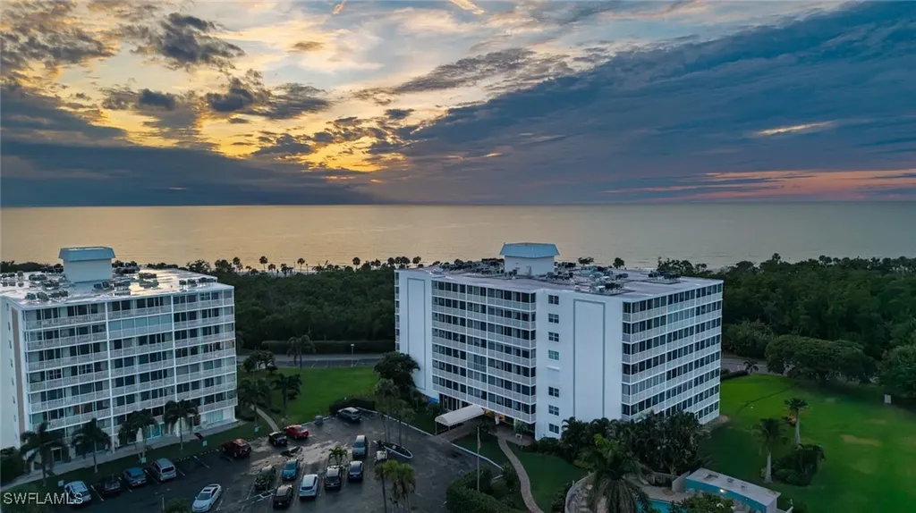 5 Bluebill Avenue Naples FL 34108