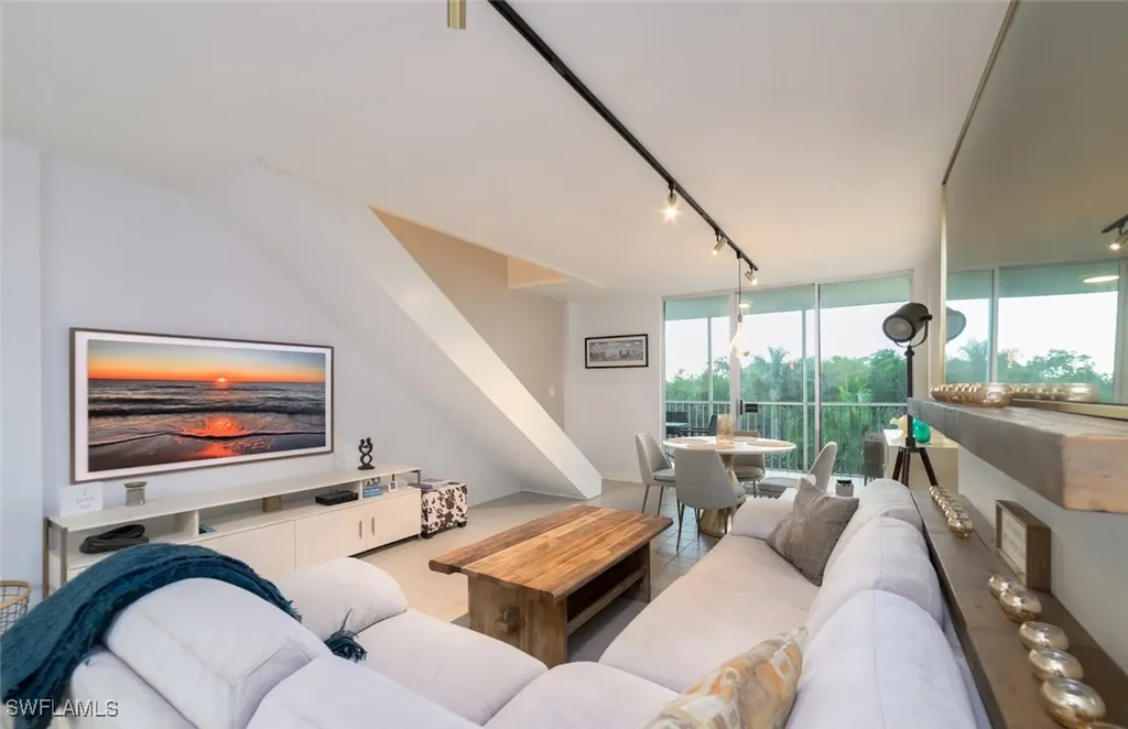 5 Bluebill Avenue Naples FL 34108