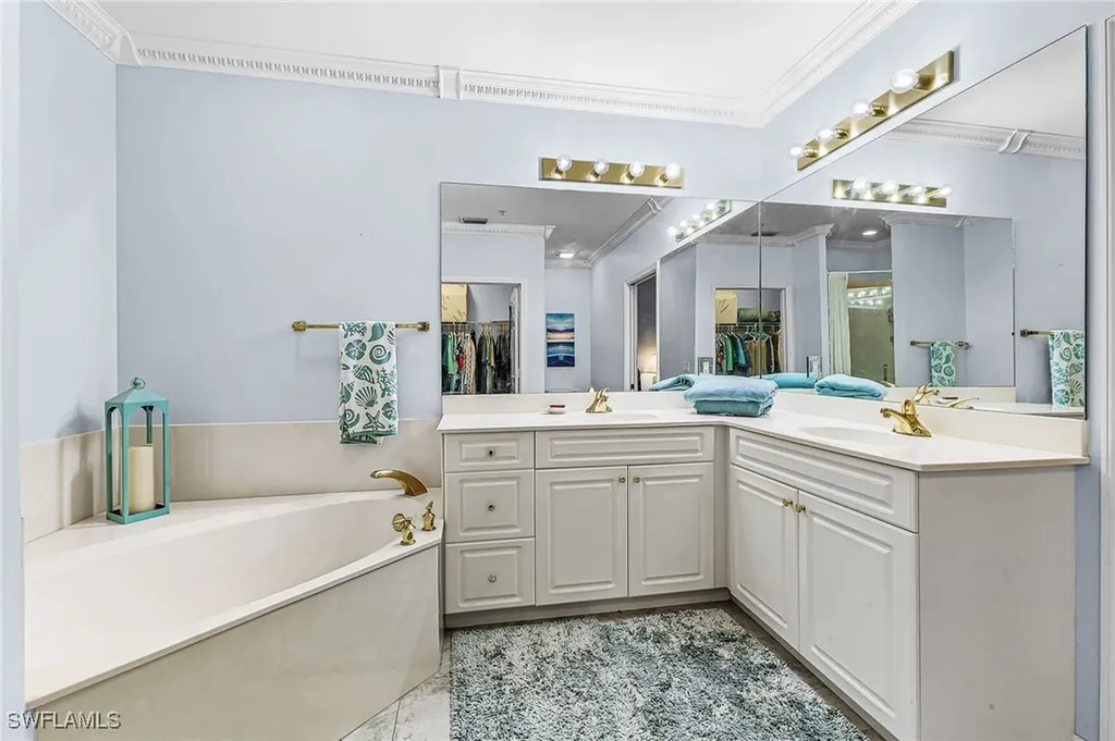 451 Bayfront Place Naples FL 34102