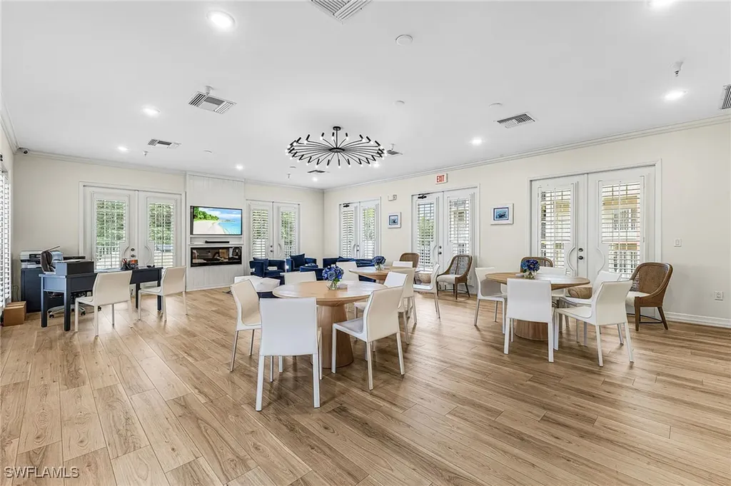 451 Bayfront Place Naples FL 34102