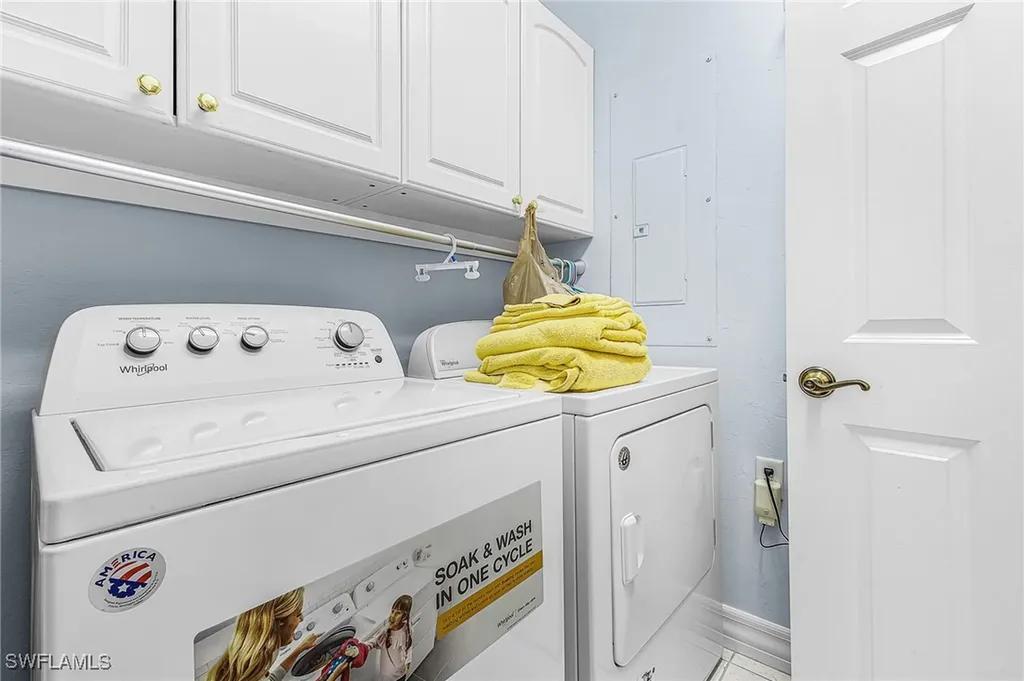 451 Bayfront Place Naples FL 34102