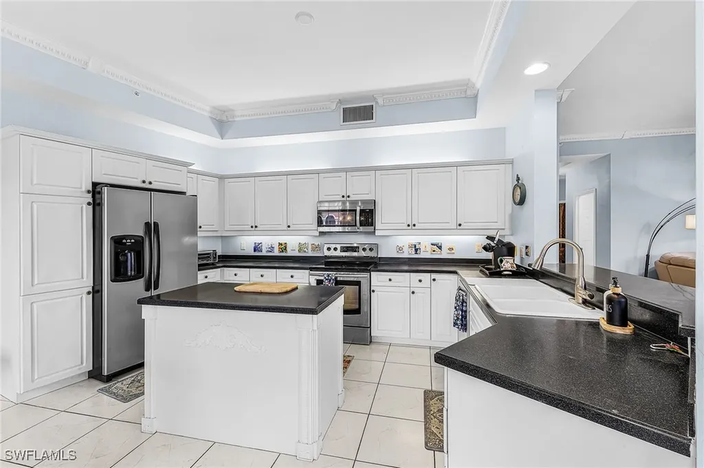 451 Bayfront Place Naples FL 34102