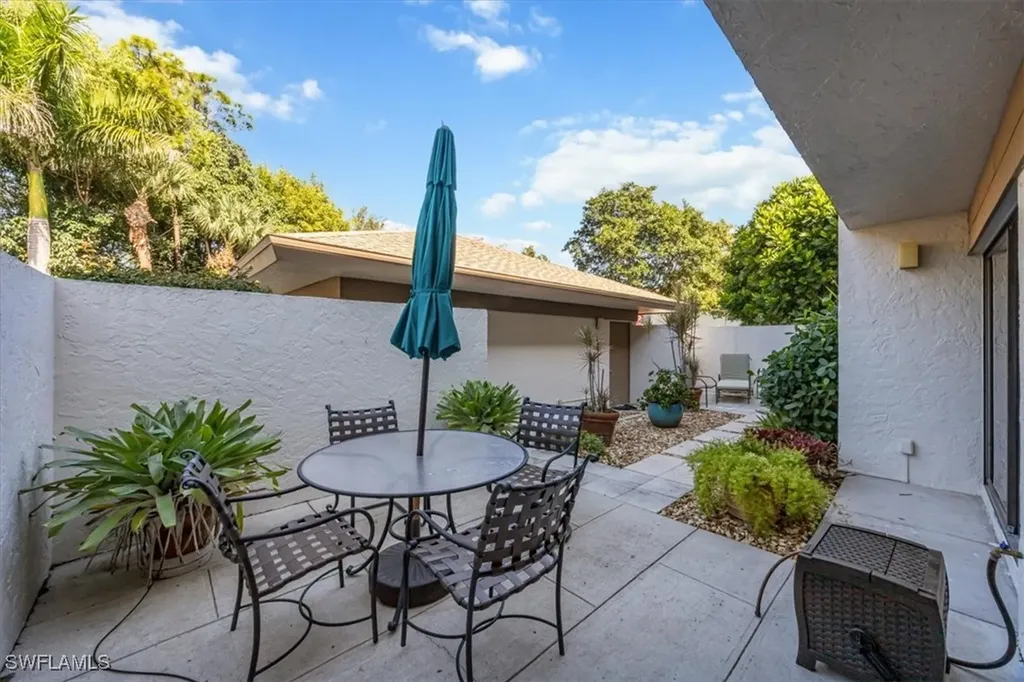 544 Retreat Drive Naples FL 34110