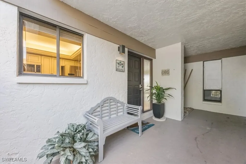 544 Retreat Drive Naples FL 34110