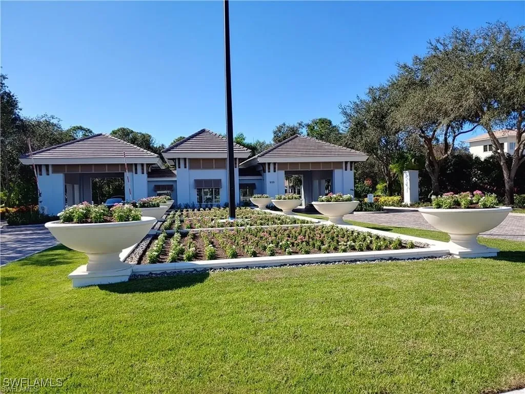 544 Retreat Drive Naples FL 34110