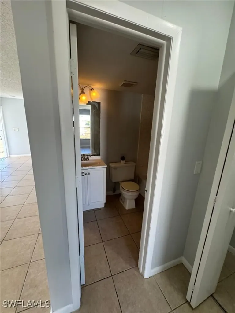 3004 Santa Barbara Boulevard Cape Coral FL 33914