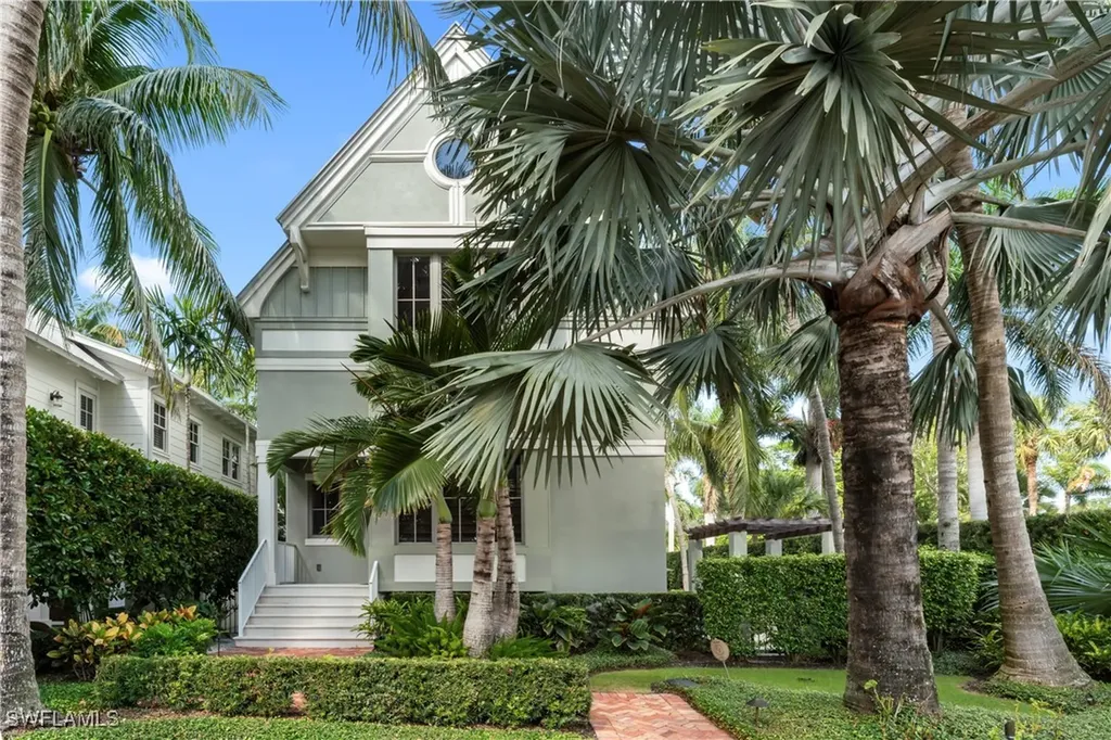 12 6th Street S Naples FL 34102