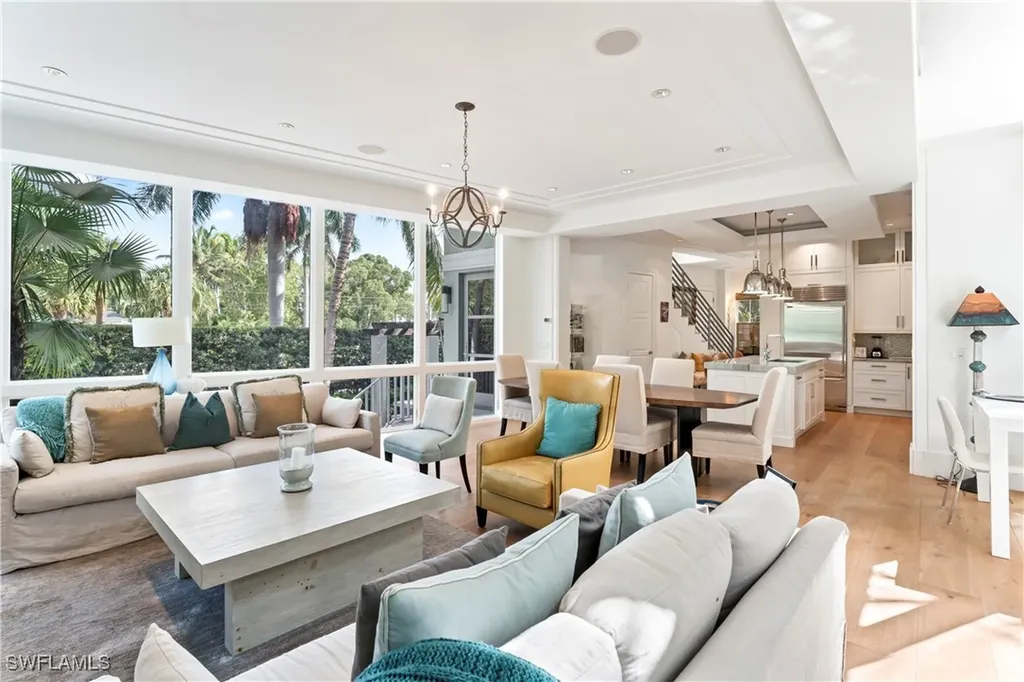 12 6th Street S Naples FL 34102