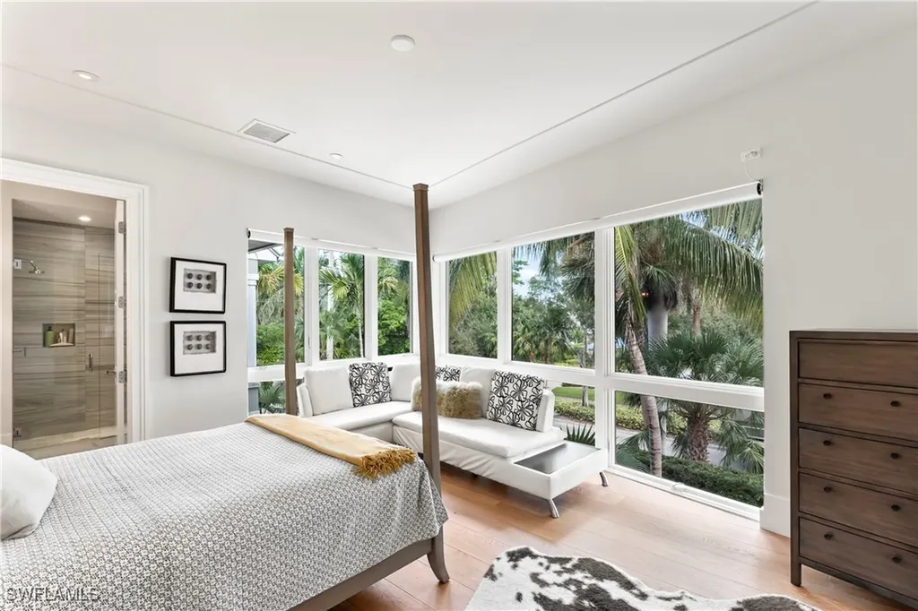 12 6th Street S Naples FL 34102