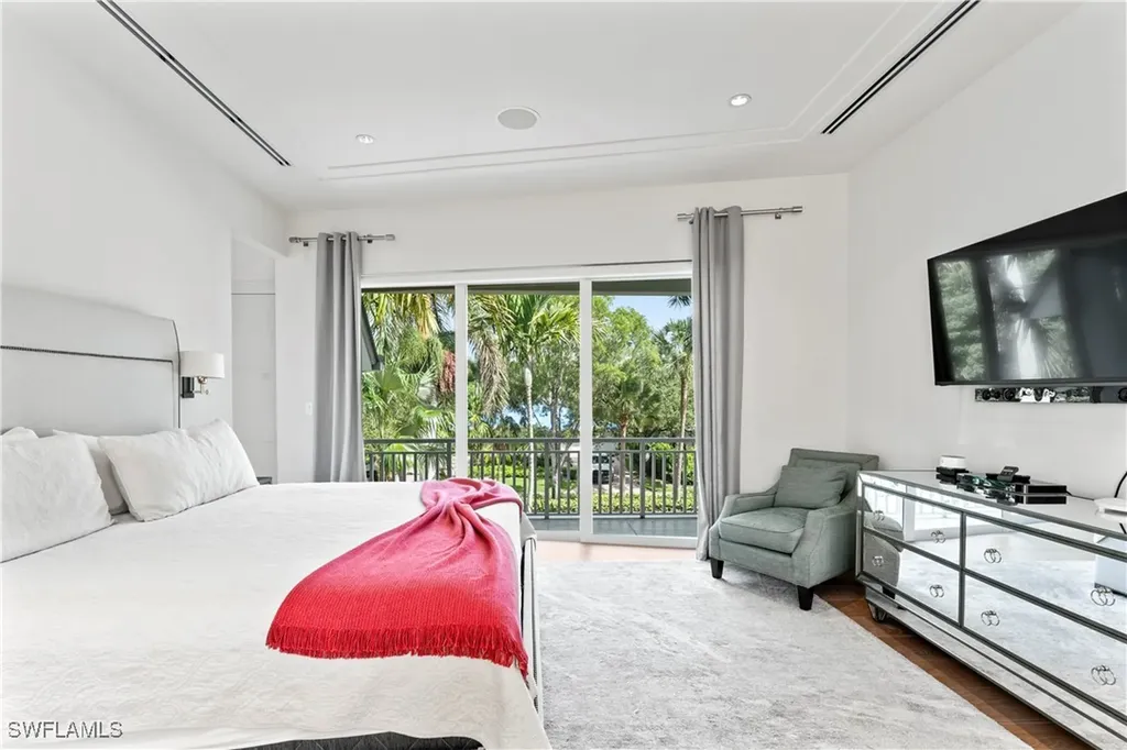 12 6th Street S Naples FL 34102
