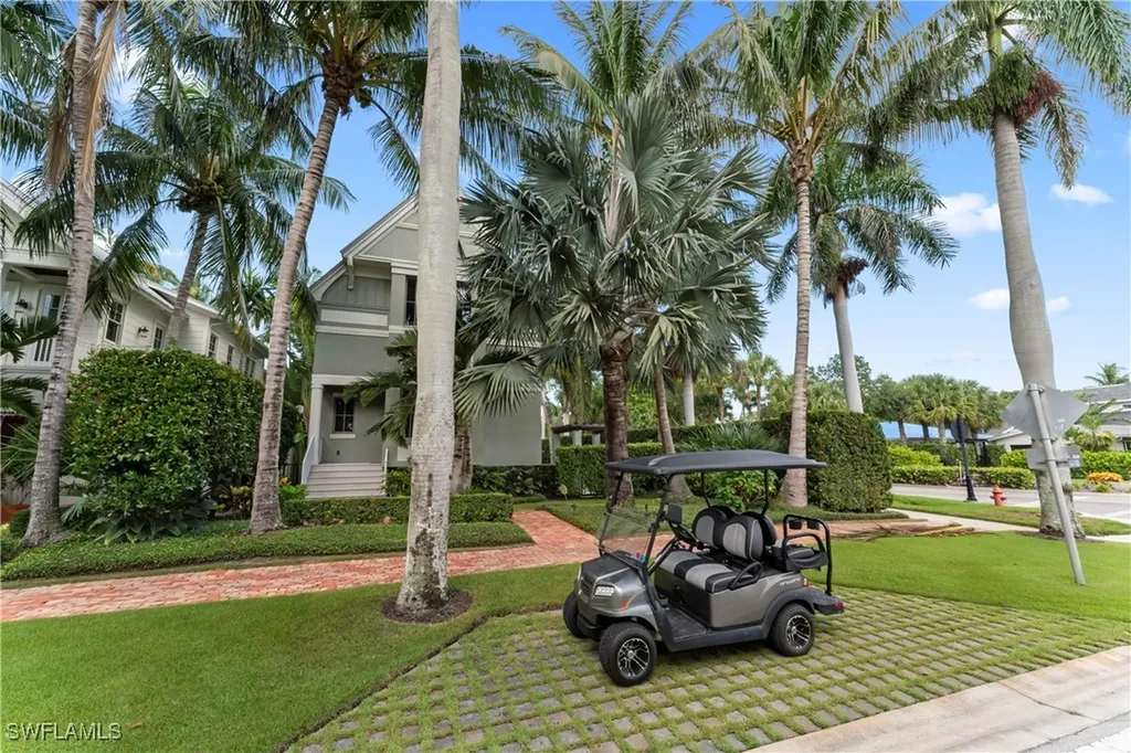 12 6th Street S Naples FL 34102