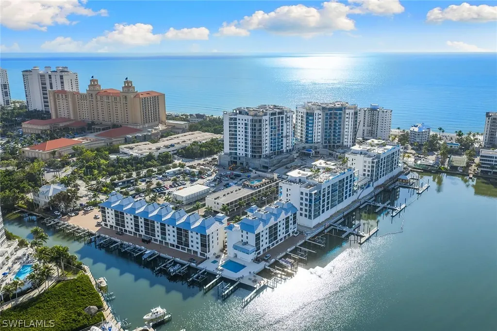 Naples FL, 260 Southbay Drive, Unit 107