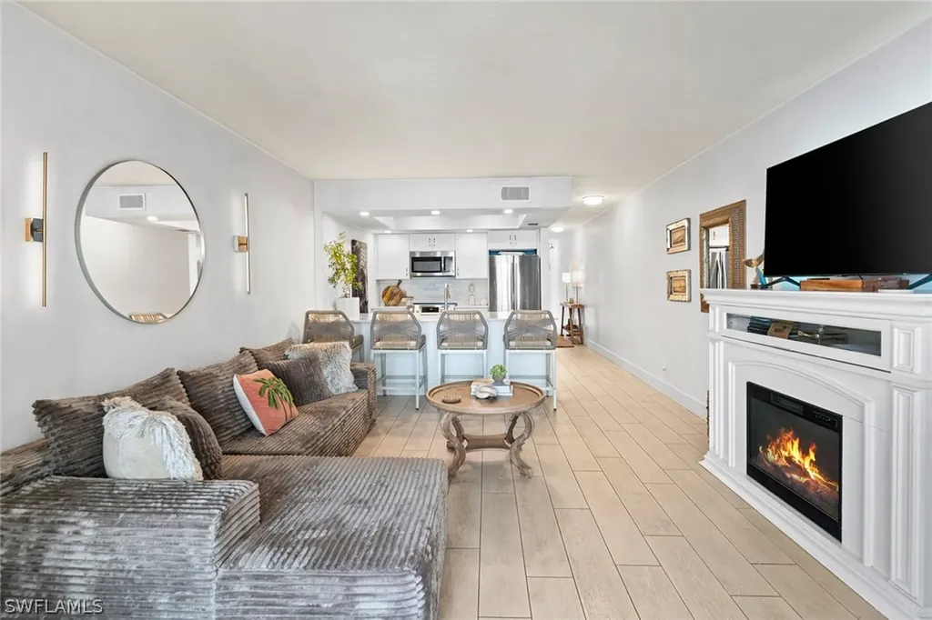 260 Southbay Drive Naples FL 34108