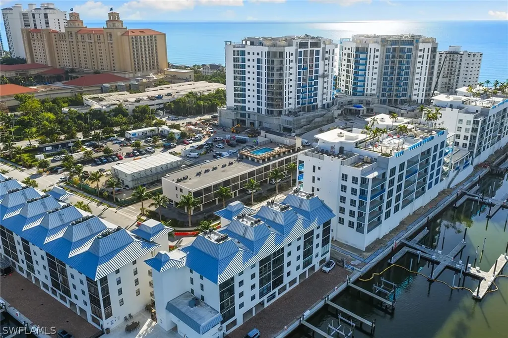 260 Southbay Drive Naples FL 34108