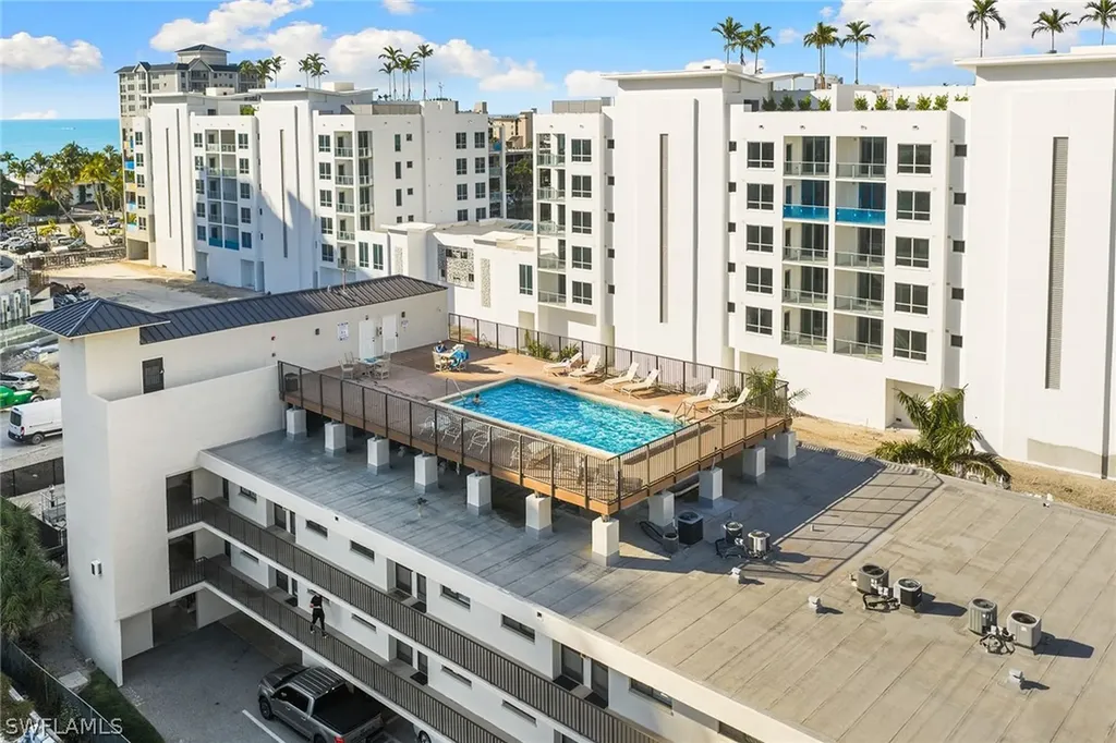 260 Southbay Drive Naples FL 34108