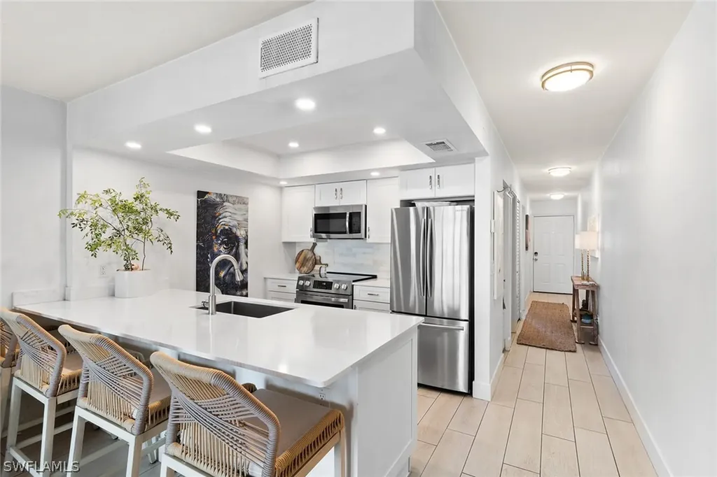 260 Southbay Drive Naples FL 34108