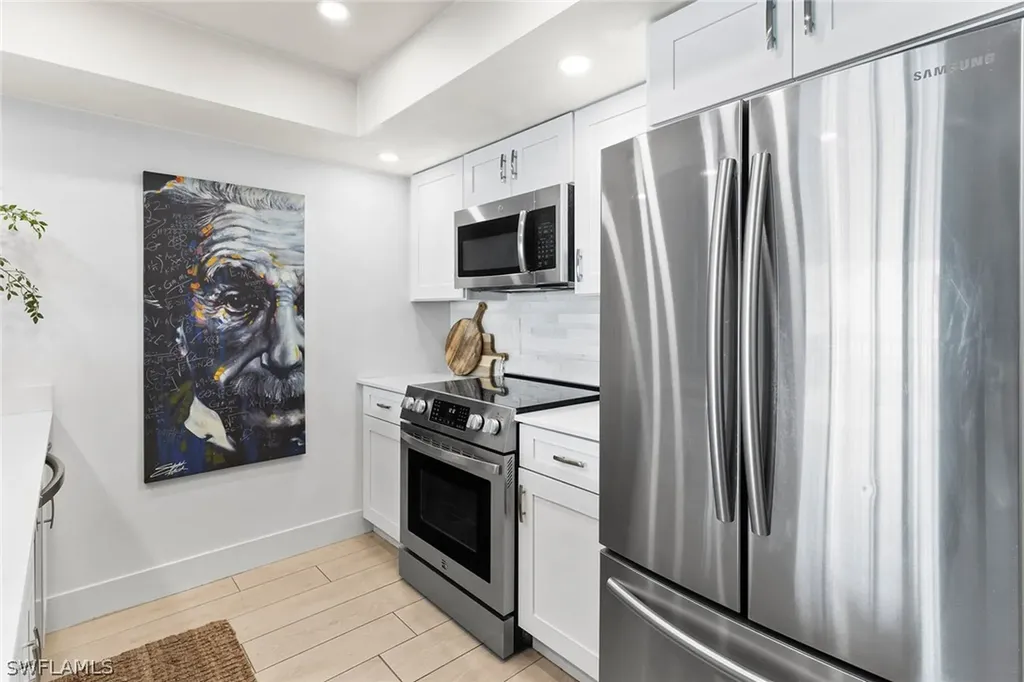 260 Southbay Drive Naples FL 34108