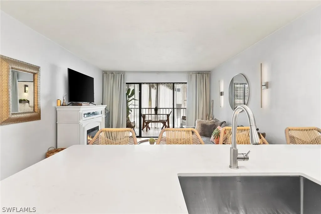 260 Southbay Drive Naples FL 34108