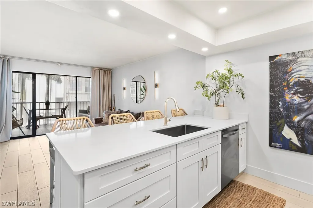 260 Southbay Drive Naples FL 34108