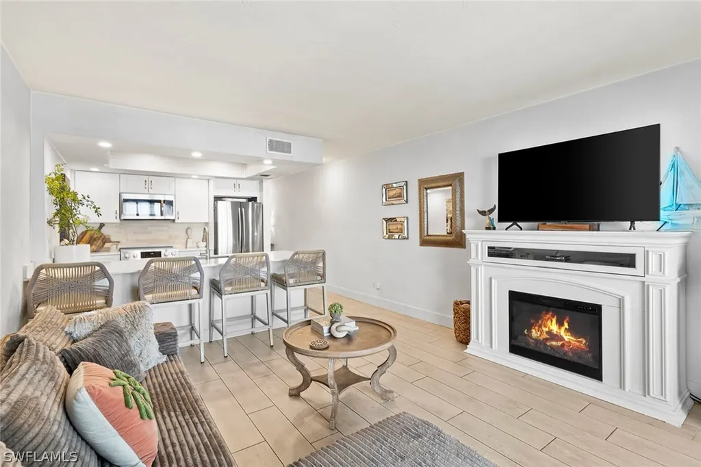 260 Southbay Drive Naples FL 34108