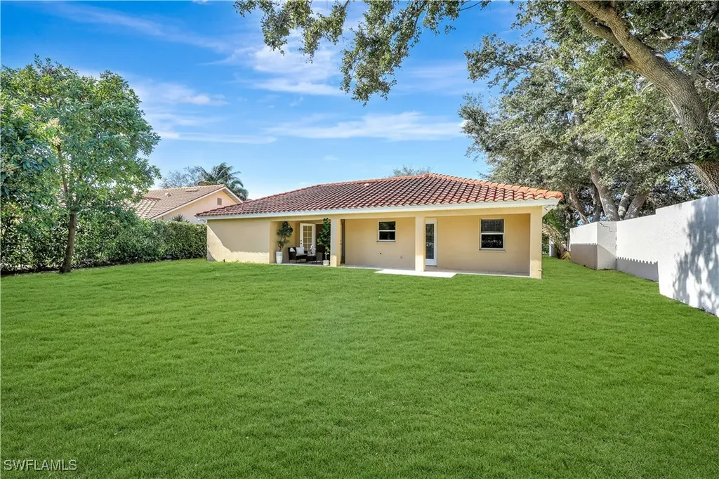 5138 Kristin Court Naples FL 34105