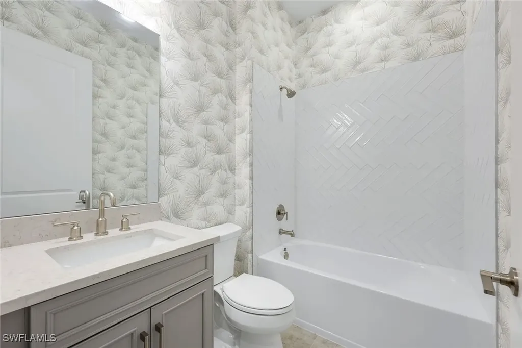 15804 Derna Street Naples FL 34114