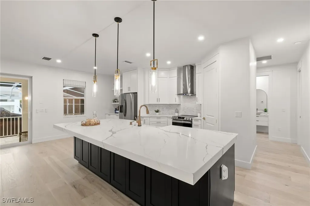 1794 Holiday Lane Naples FL 34104