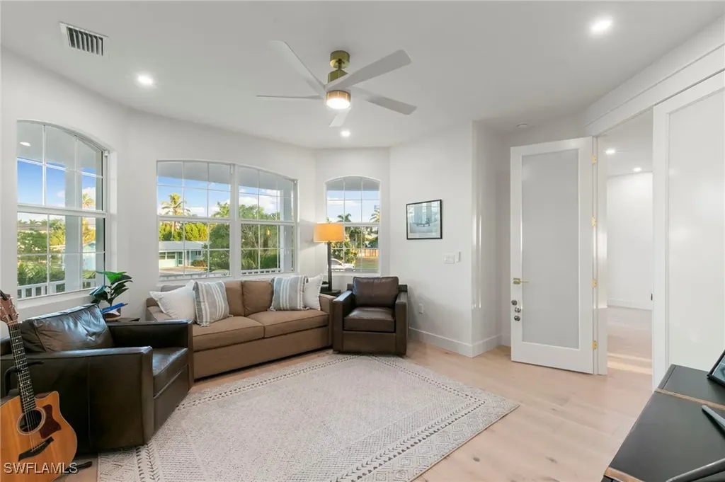 1794 Holiday Lane Naples FL 34104
