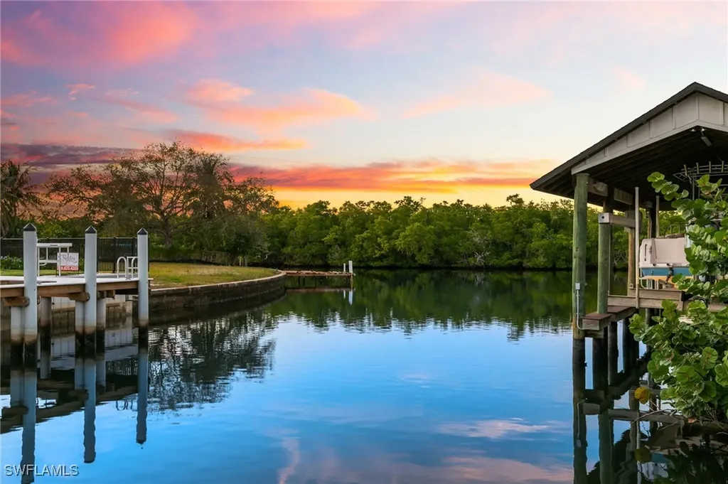 1794 Holiday Lane Naples FL 34104