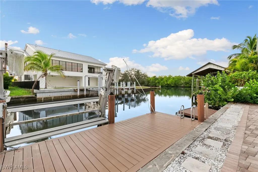 1794 Holiday Lane Naples FL 34104