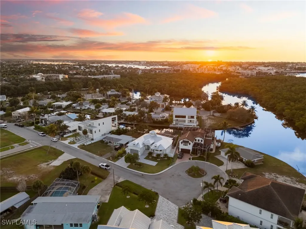 1794 Holiday Lane Naples FL 34104