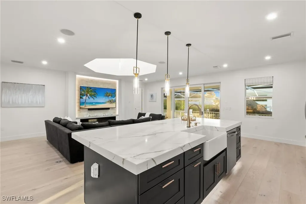 1794 Holiday Lane Naples FL 34104