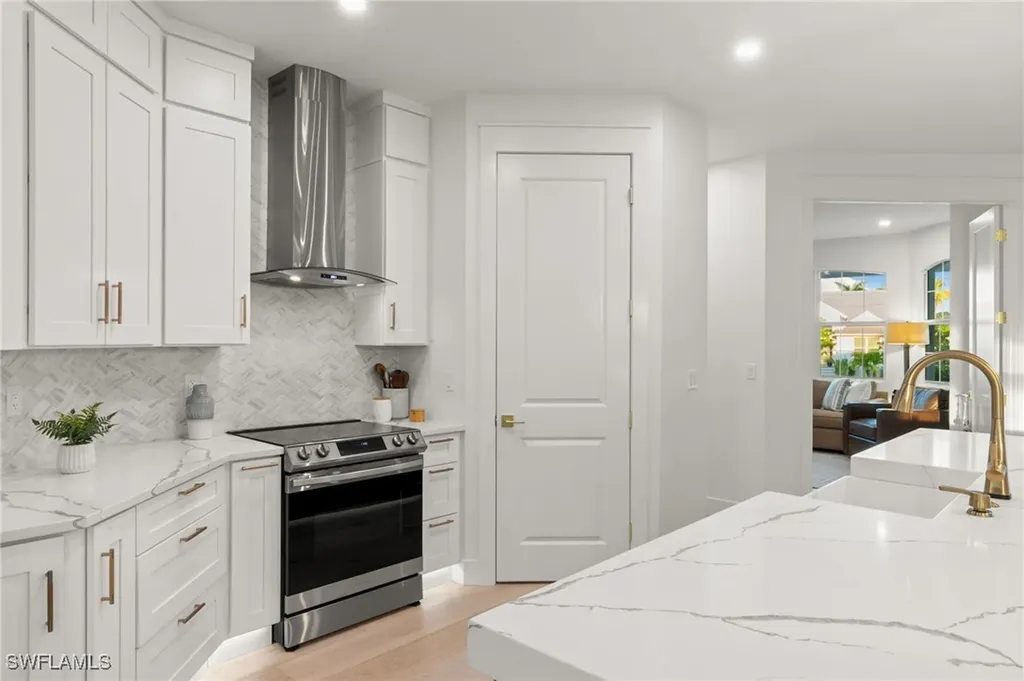1794 Holiday Lane Naples FL 34104