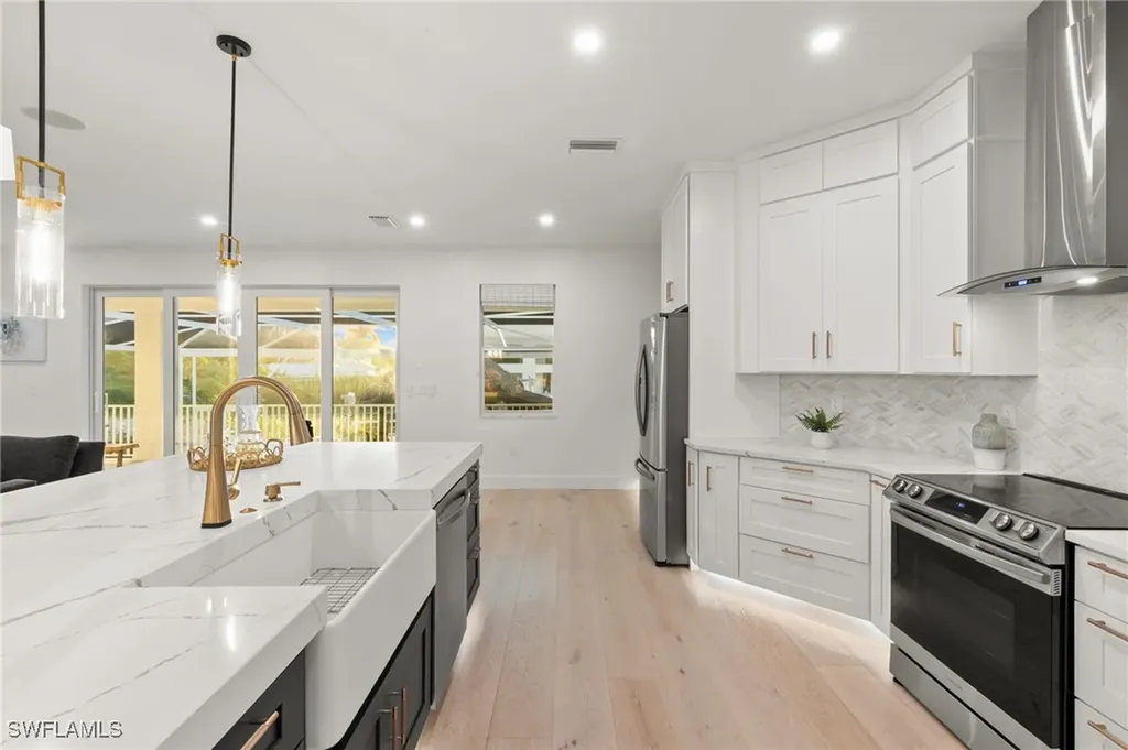 1794 Holiday Lane Naples FL 34104