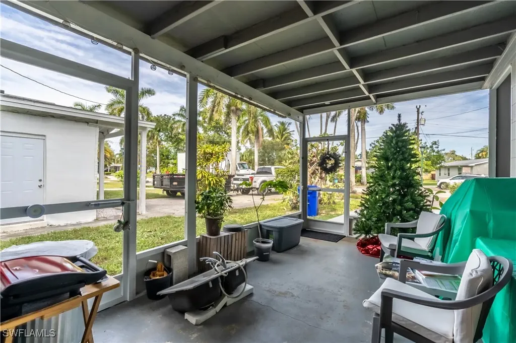 1360 5th Avenue N Naples FL 34102