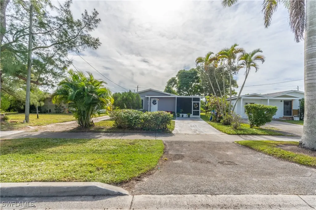 1360 5th Avenue N Naples FL 34102