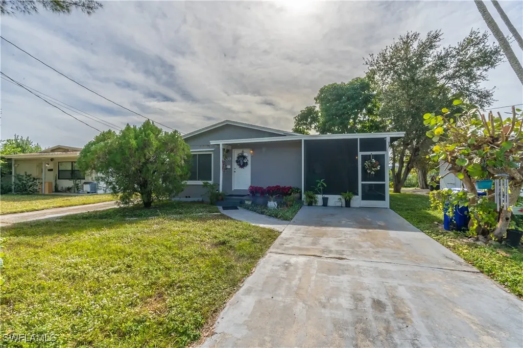 1360 5th Avenue N Naples FL 34102